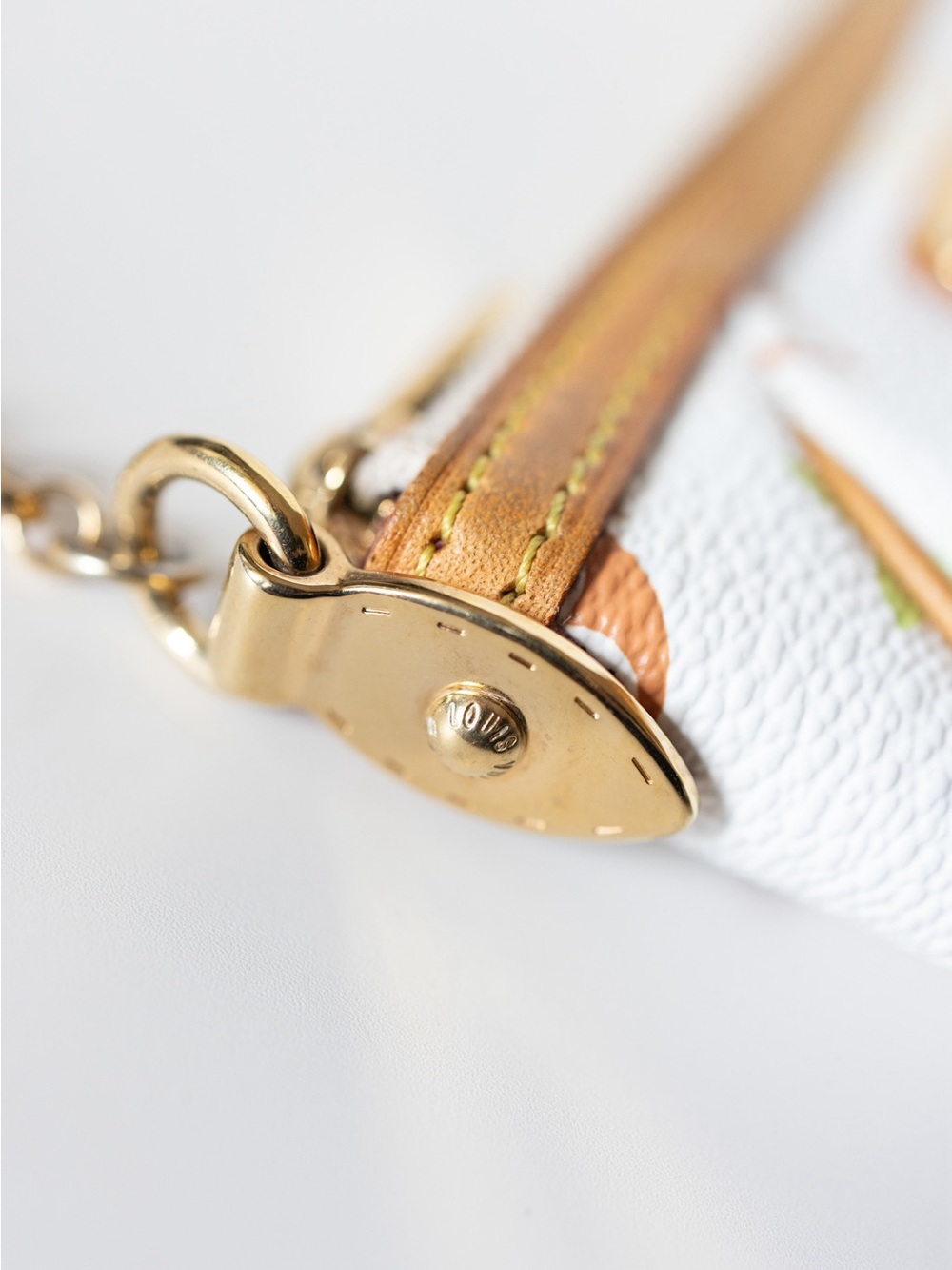 Louis Vuitton Multicolor vintage Murakami Monogram White Mini Pochette - Picture 8 of 12